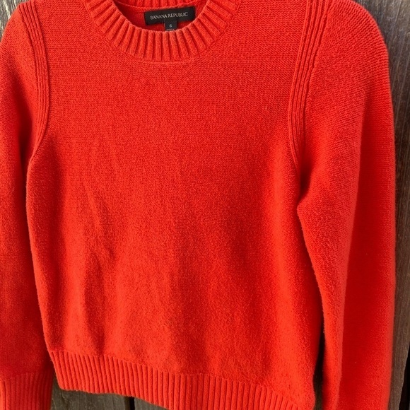 Women's Banana Republic Red Solid Tight-Knit Sweater S Cotton Crew Stretch Light - Picture 3 of 13
